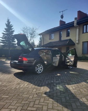 Skoda Superb cena 30800 przebieg: 136000, rok produkcji 2013 z Ostrzeszów małe 67